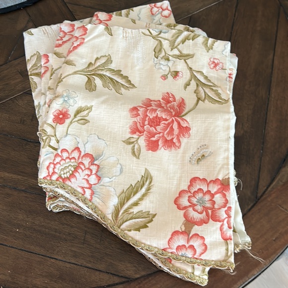 Floral scalloped valences (5) - Picture 2 of 5